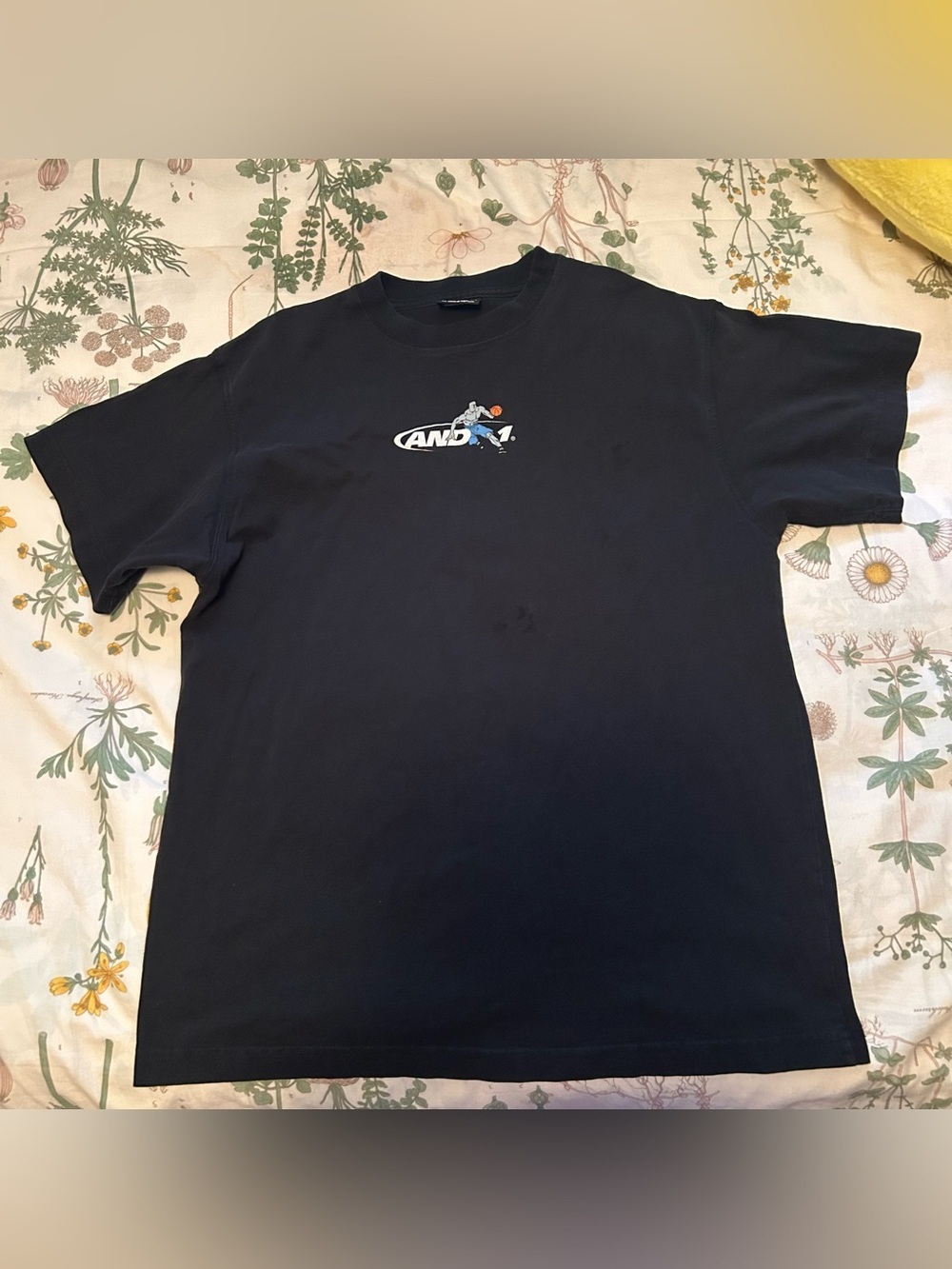 AND1 Trash Talk Basketball Shirt 90s
Vintage T-Shirt